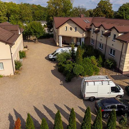 Motel "Plomyk" Kunowice Exterior photo