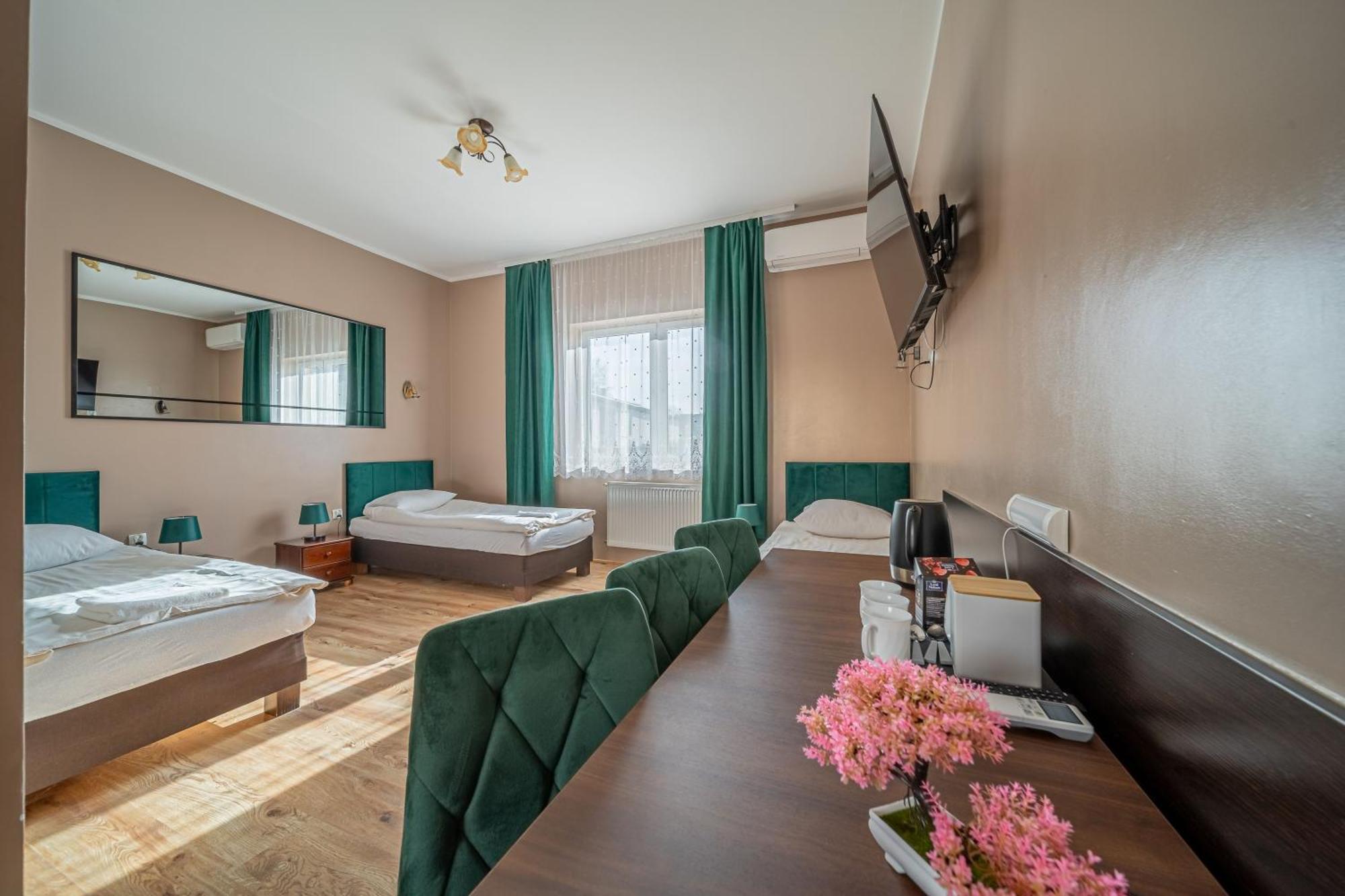 Motel "Plomyk" Kunowice Exterior photo
