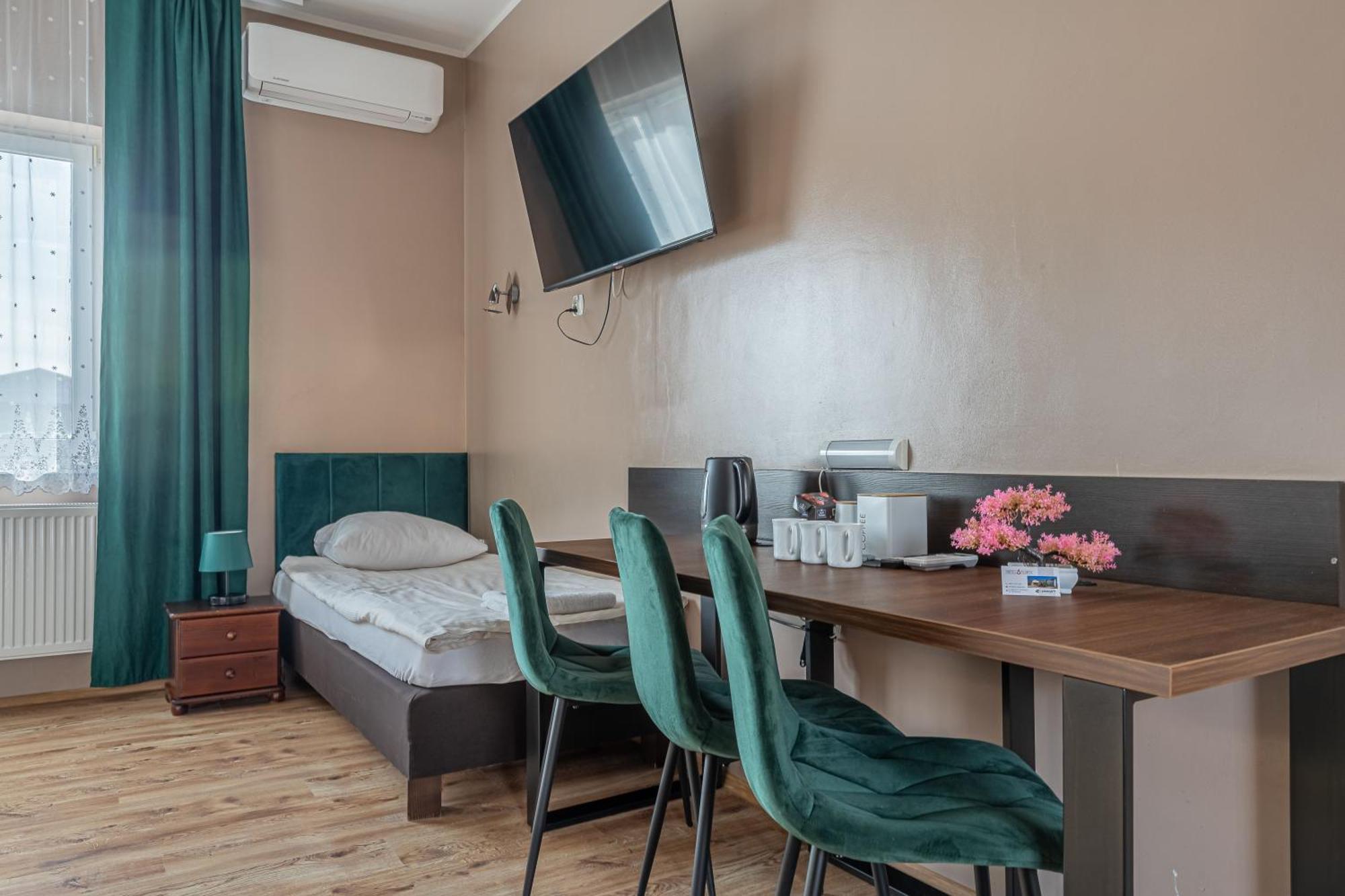 Motel "Plomyk" Kunowice Exterior photo