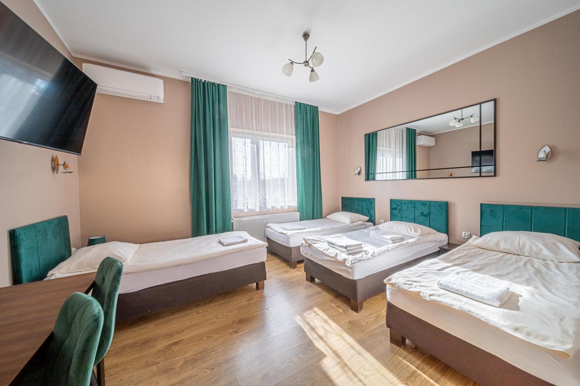 Motel "Plomyk" Kunowice Exterior photo