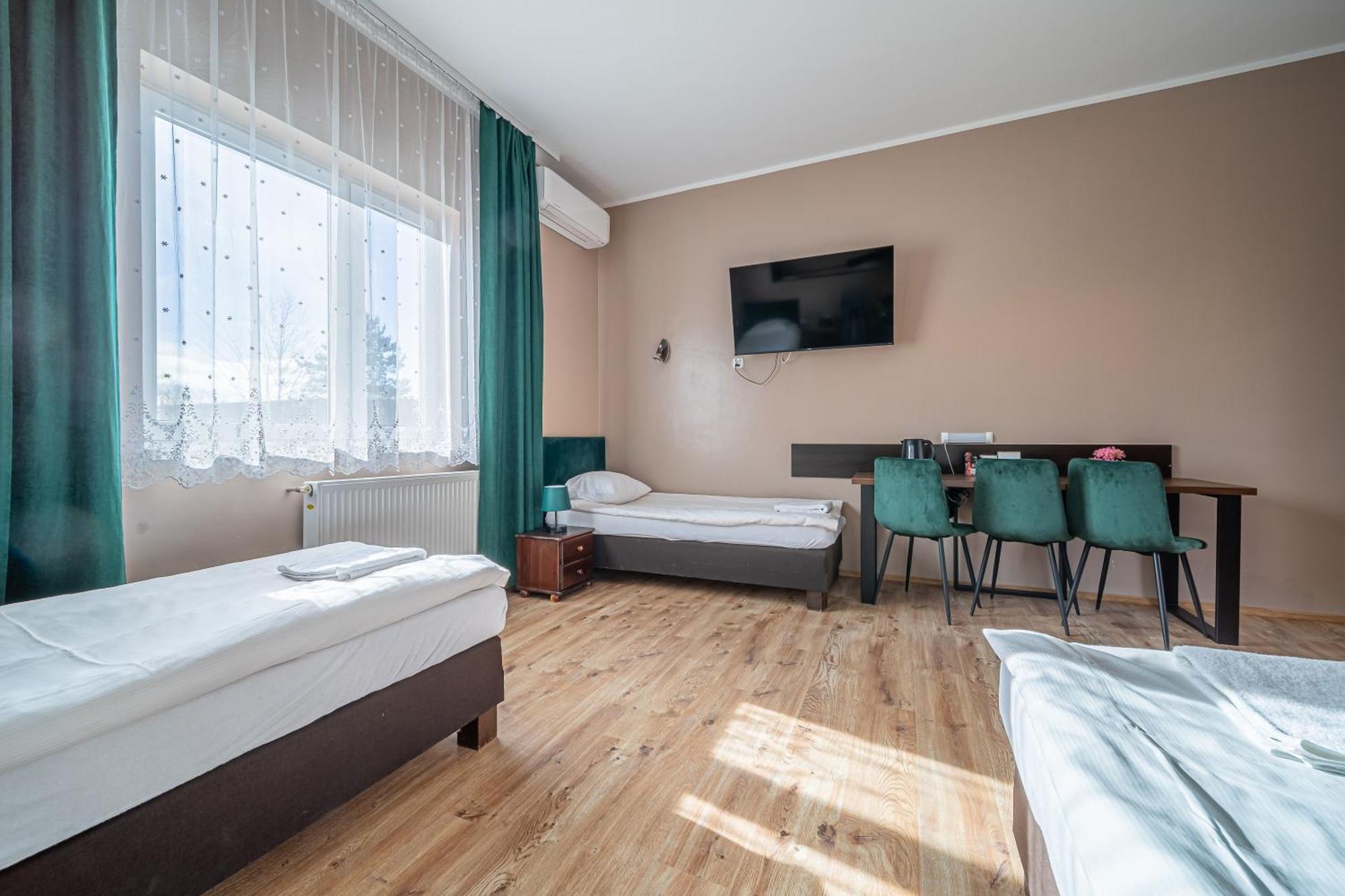 Motel "Plomyk" Kunowice Exterior photo